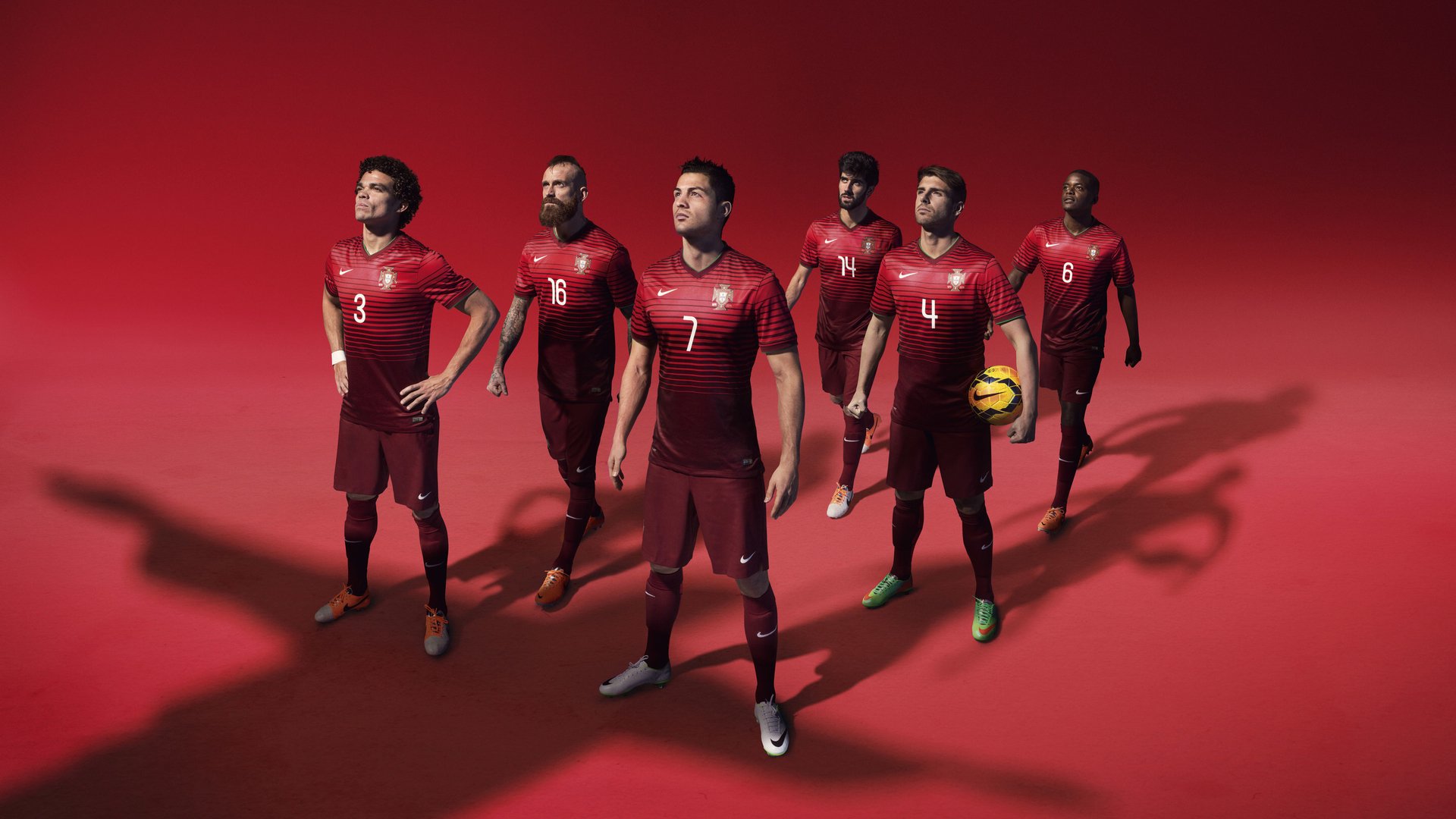 跨界竞技场,尼克斯掀翻辽宁队,西亚卡姆在德甲争冠战接管比赛—一场平行时空的体育狂想曲