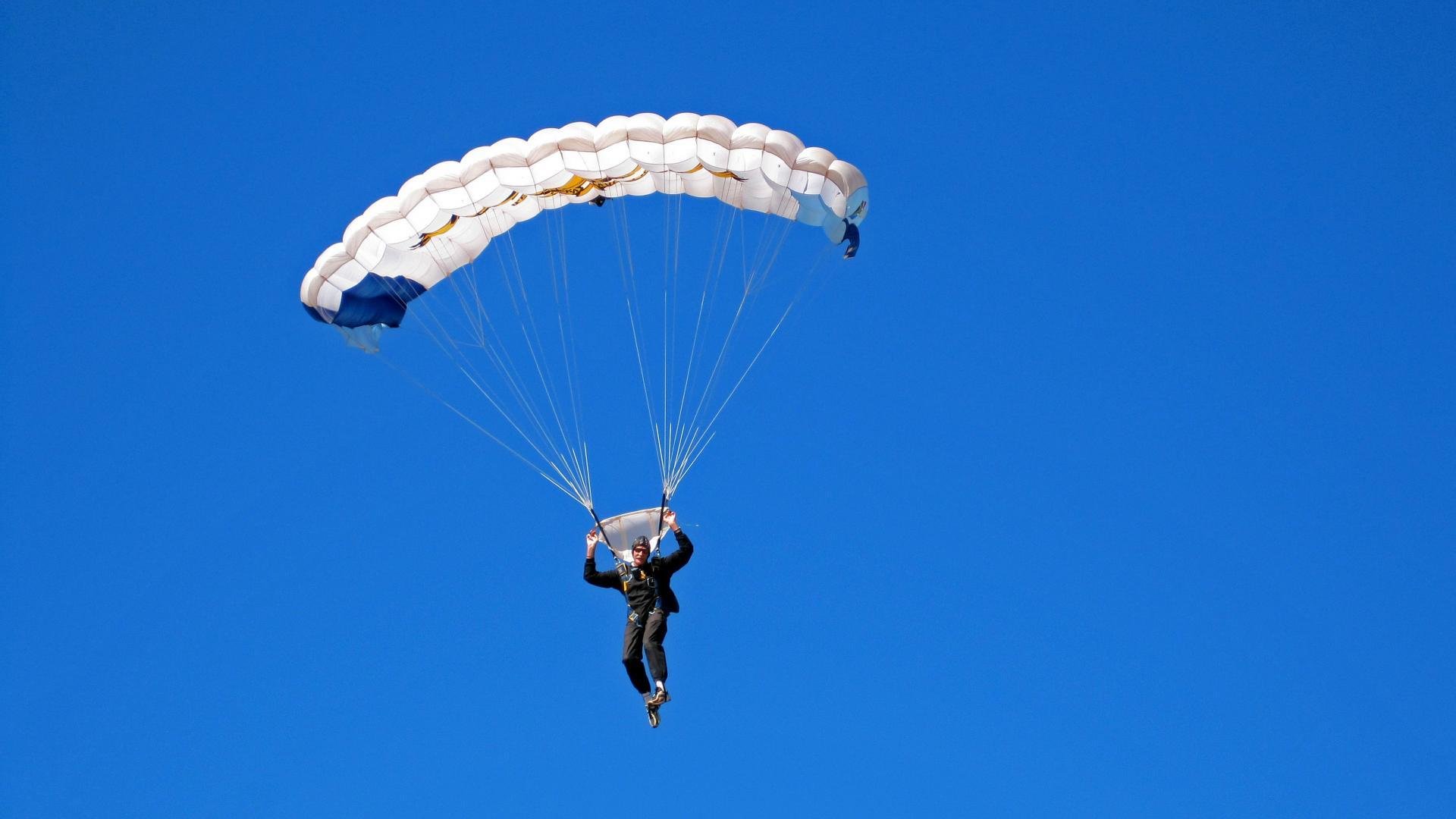 当蓝鹰遭遇星月铁壁，卡塞米罗一肩扛起的不只是比赛